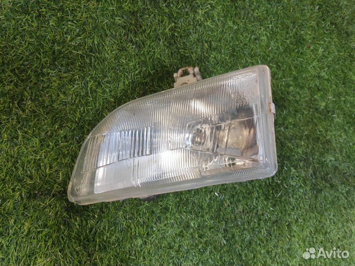 Фара передняя левая Ford Fiesta 3