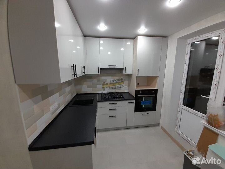 Кухня угловая с мойкой