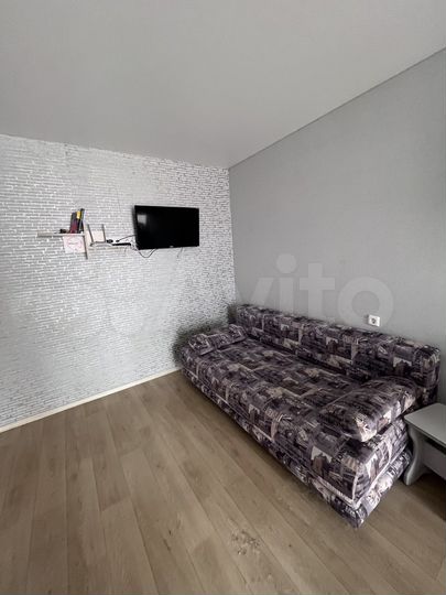 2-к. квартира, 50 м², 1/10 эт.