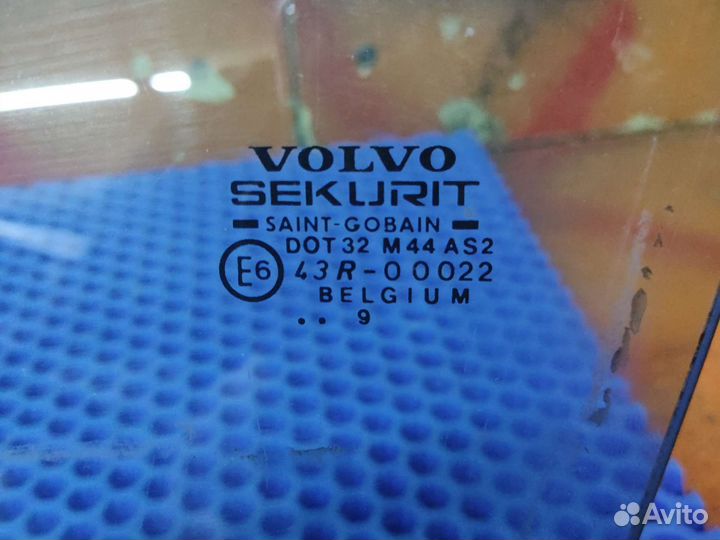 Стекло двери переднее левое volvo s40 1 v40