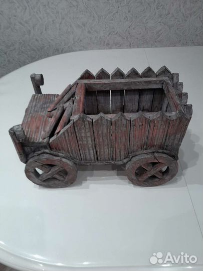 Деревянное кашпо