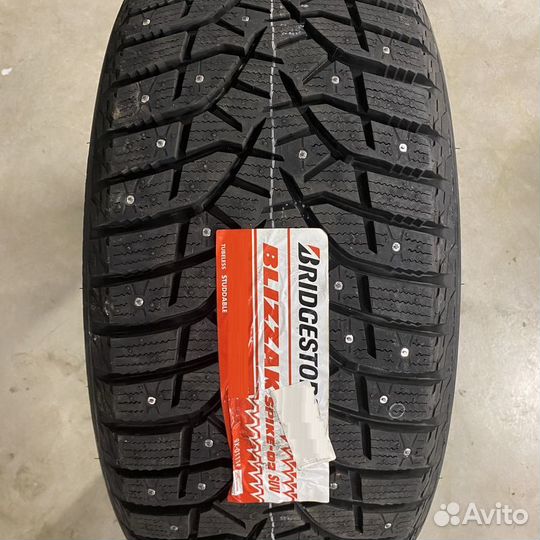 Bridgestone Blizzak Spike-02 SUV 235/55 R17 103T