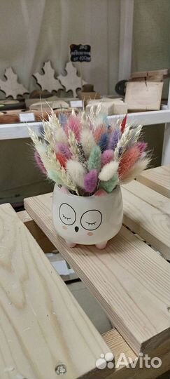 Кашпо с сухоцветами