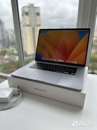 Macbook pro 16 i7 16/512