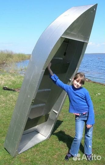 Дюралевая лодка Малютка-Н 2.6 м.,новая,с вёслам