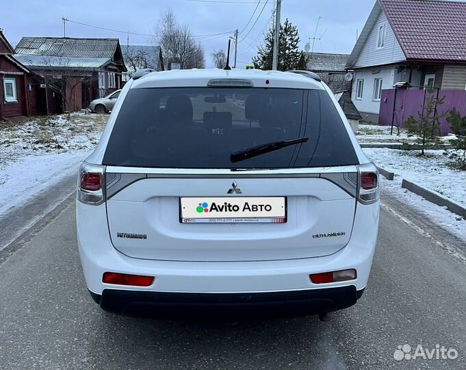 Mitsubishi Outlander 2.4 CVT, 2012, 230 398 км