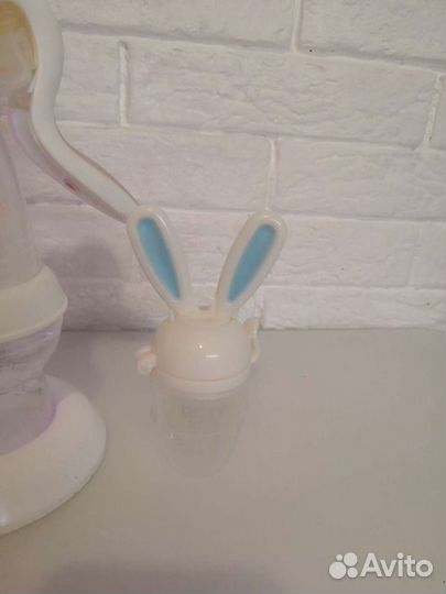 Молокоотсос ручной с бутылкой Chicco