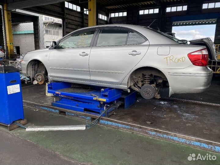 Петля капота Toyota Premio ZZT245