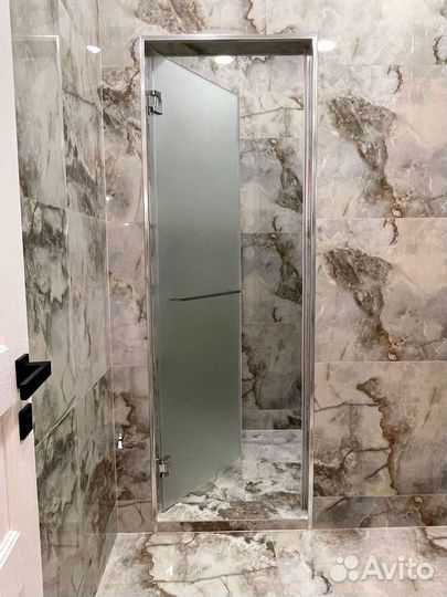 Стеклянная дверь по индивидуальным размерам