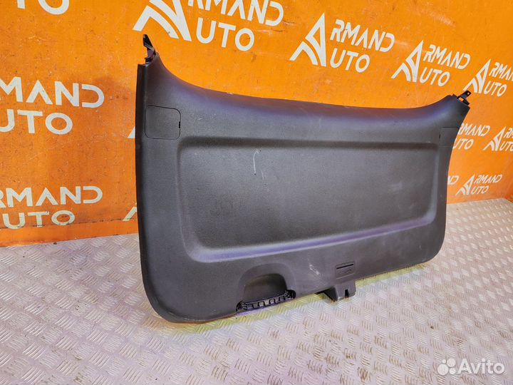 Обшивка двери багажника Kia Carnival 4 2020-Нв