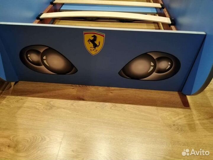 Детская кровать машина