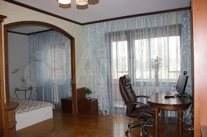 4-к. квартира, 92 м², 4/9 эт.