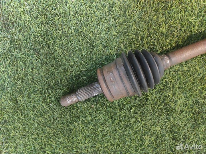 Полуось (привод) передний левый Mitsubishi Colt