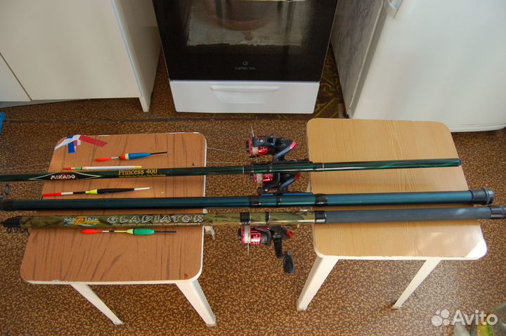 Удочки оснащённые 4.5м,поплавки,садок