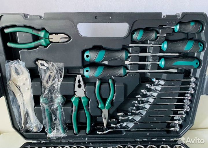 Набор инструментов ключи плоскогубцы