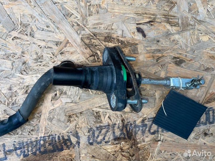 Главный цилиндр сцепления Toyota Avensis универсал