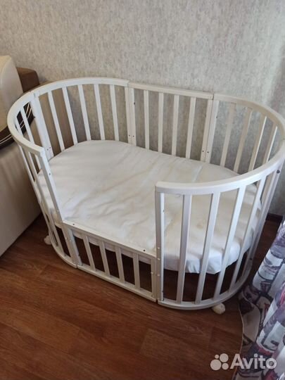 Детская кроватка трансформер с маятником