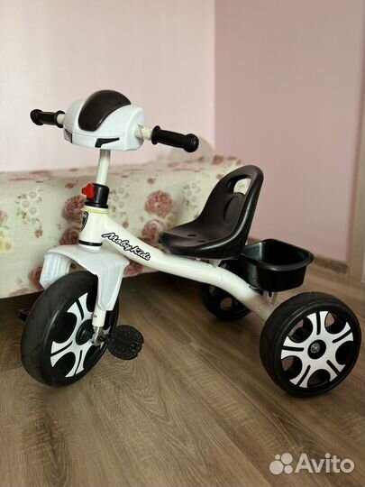 Трехколесный велосипед