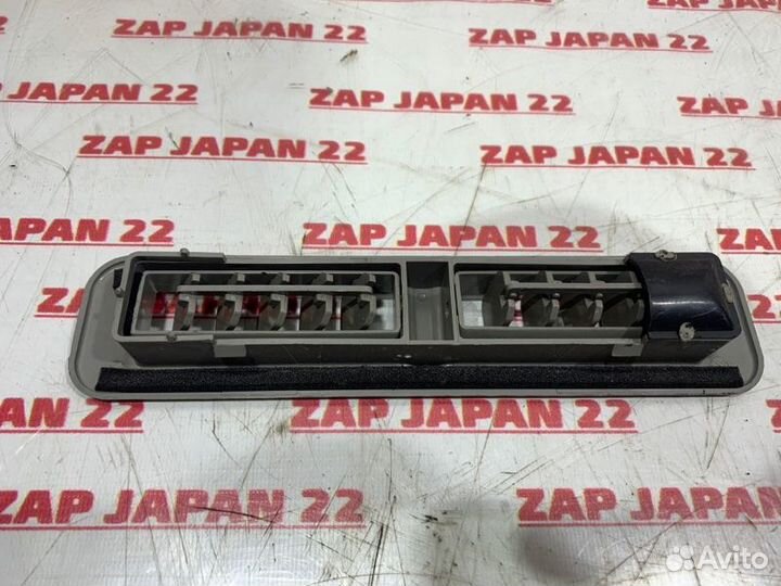 Решетка вентиляционная Mitsubishi Delica PE8W 4M40