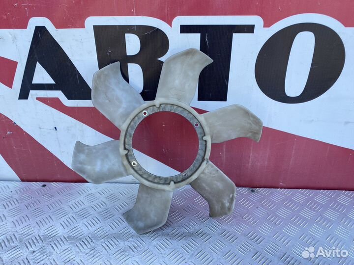 Крыльчатка охлаждения двигателя Mitsubishi Pajero