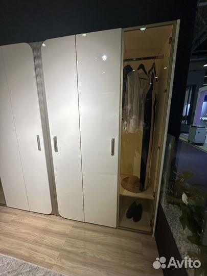 Шкаф распашной новый