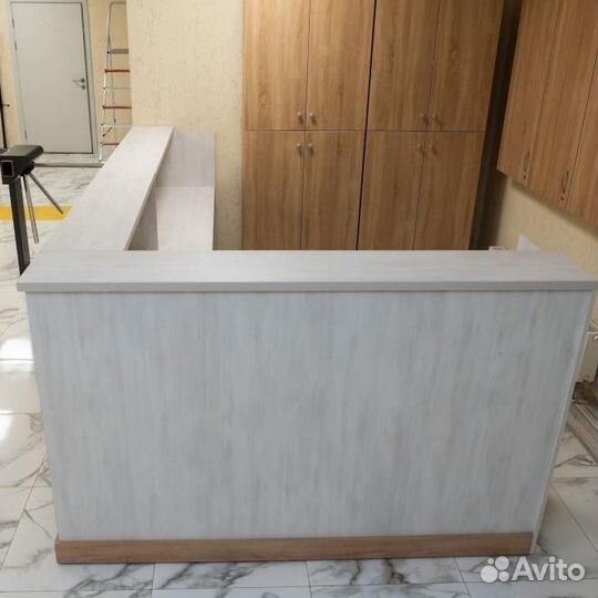 Барная стойка администратора под заказ