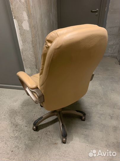 Компьютерное кресло