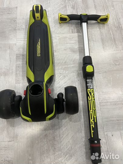 Самокат трехколесный