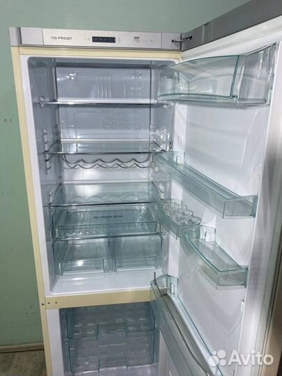 Холодильник Snaige
