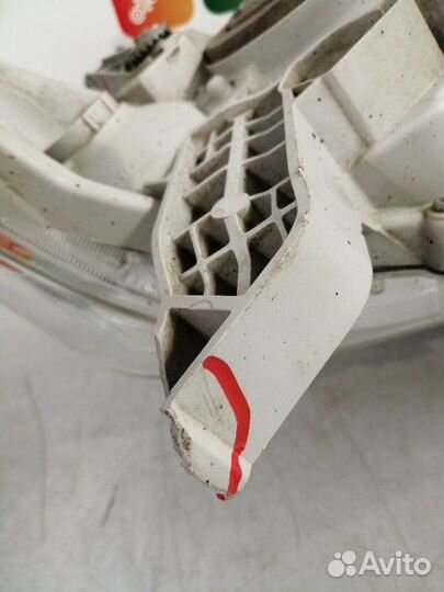 Фара передняя левая Toyota Highlander