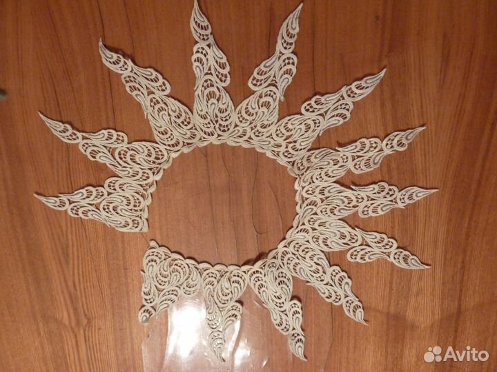 Воротники машинной вышивки разного цвета