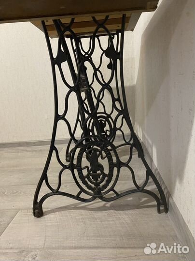 Станина чугунная от швейной машины singer Singer