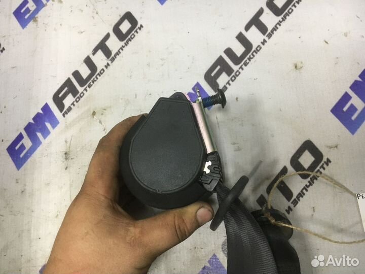 Ремень безопасности заднего сиденья Рено Меган 2