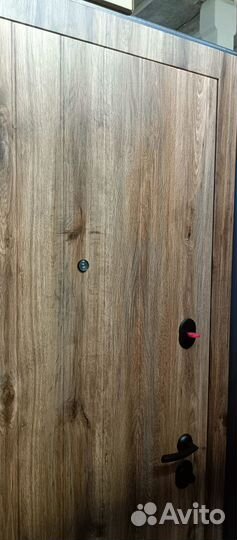 Входная дверь вуд