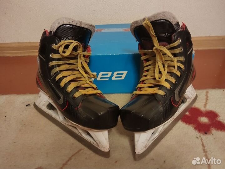 Вратарские коньки Bauer 4EE