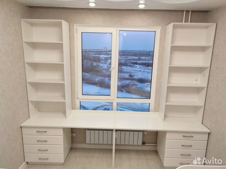 Письменный стол - Рабочая зона у окна на заказ