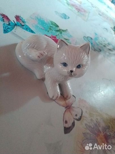 Винтажная статуэтка кошечка