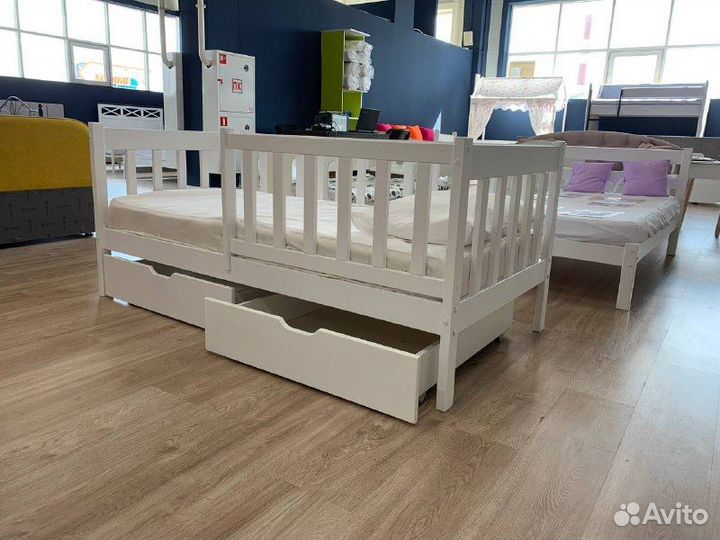 Детская кровать с Вертикальным бортом