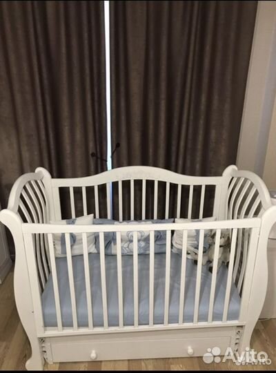 Детская кроватка с матрасом и бортиками