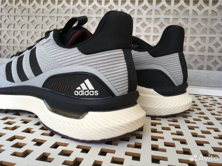 Кроссовки Adidas 44 (28 см по стельке)