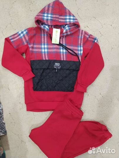 Костюм146-152 Турция новый