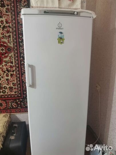 Морозильник Indesit SFR167NF