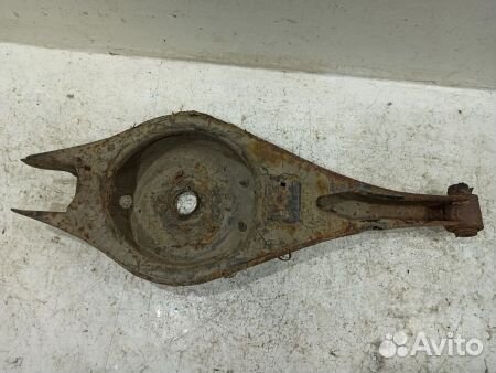 Рычаг задний нижний правый