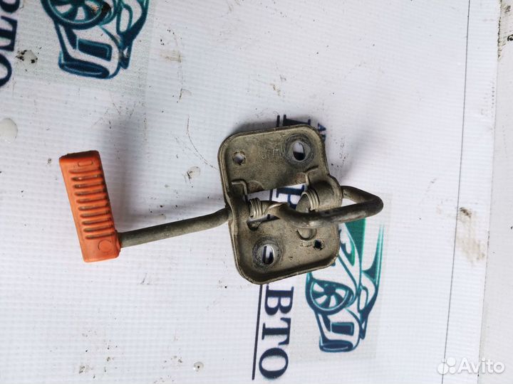 Петля ручка замка капота Volkswagen Polo