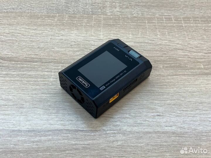 Зарядное устройство FPV ToolkitRC M8P 600W
