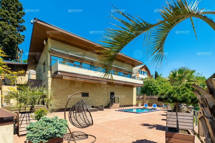 Дом 250 м² на участке 6 сот.