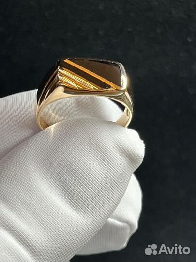 Мужской золотой перстень