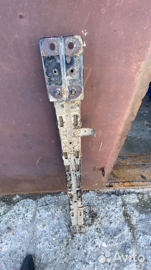 Усилитель заднего бампера Kia Sorento