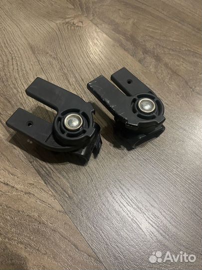 Крепление капюшона для коляски Bugaboo Cameleon