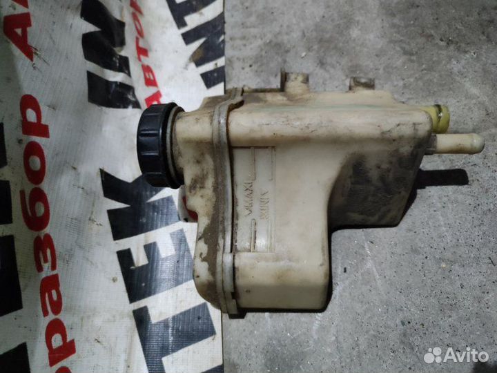 Бачок Гур Renault Symbol 1.4 2008